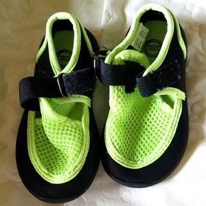Wonder Nation Toddler Water Shoes Size 5/6